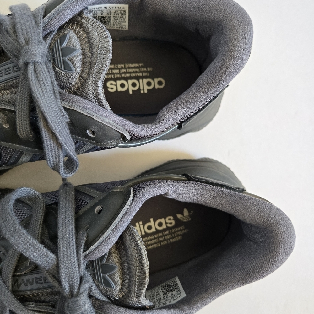Adidas Originals Ozweego Runner Trainer Shoes Dark Gray Men’s Size 8.5 - Picture 3 of 8